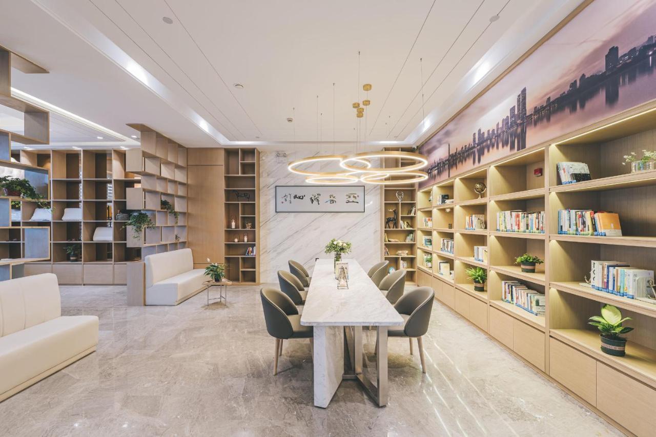 南京仙林大道金马路亚朵酒店 南靖县 外观 照片